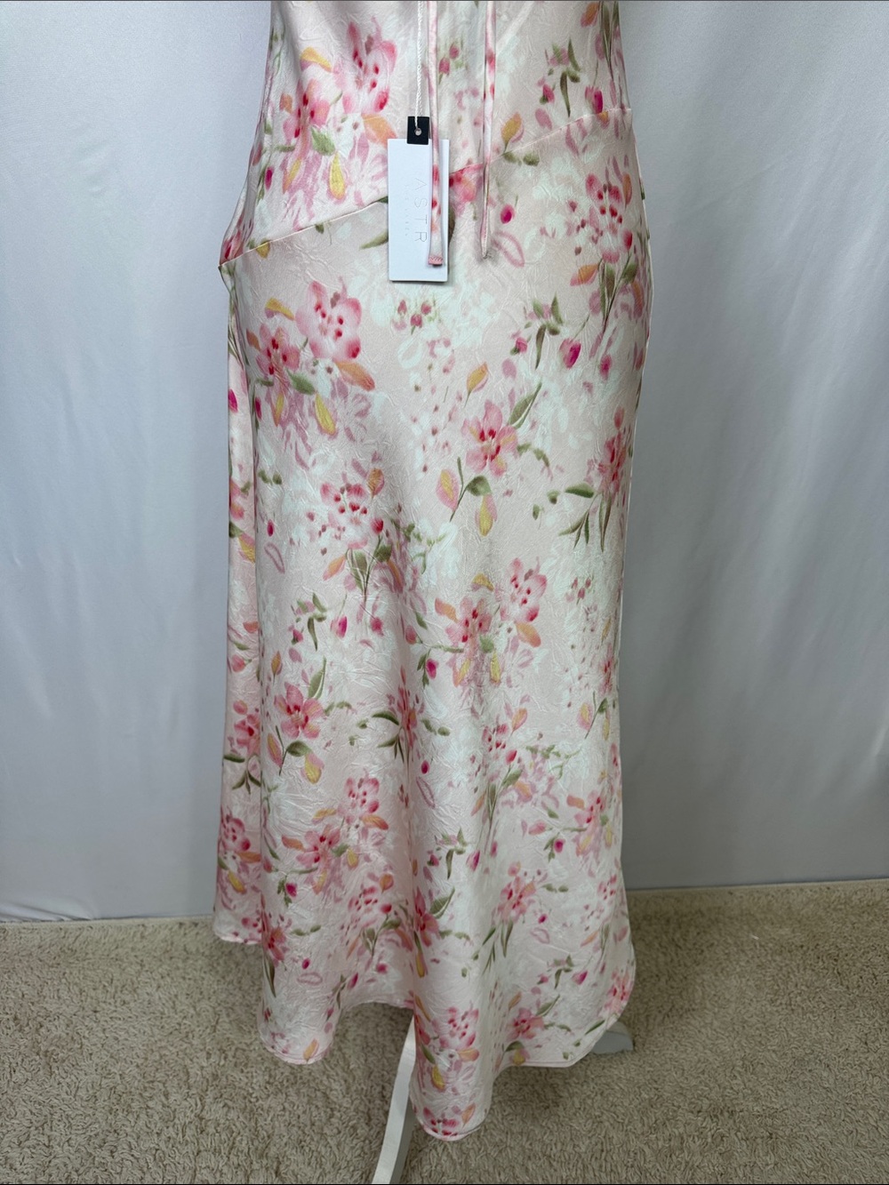 ASTR The Label Cowl Neck Satin Slip Midi Dress Size Small Floral Pink New - Picture 11 of 14